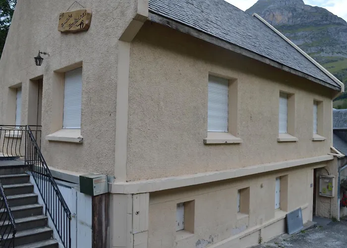 Les 4 Fontaines Apartment