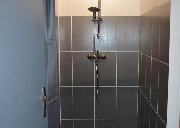 Les 4 Fontaines Apartment *